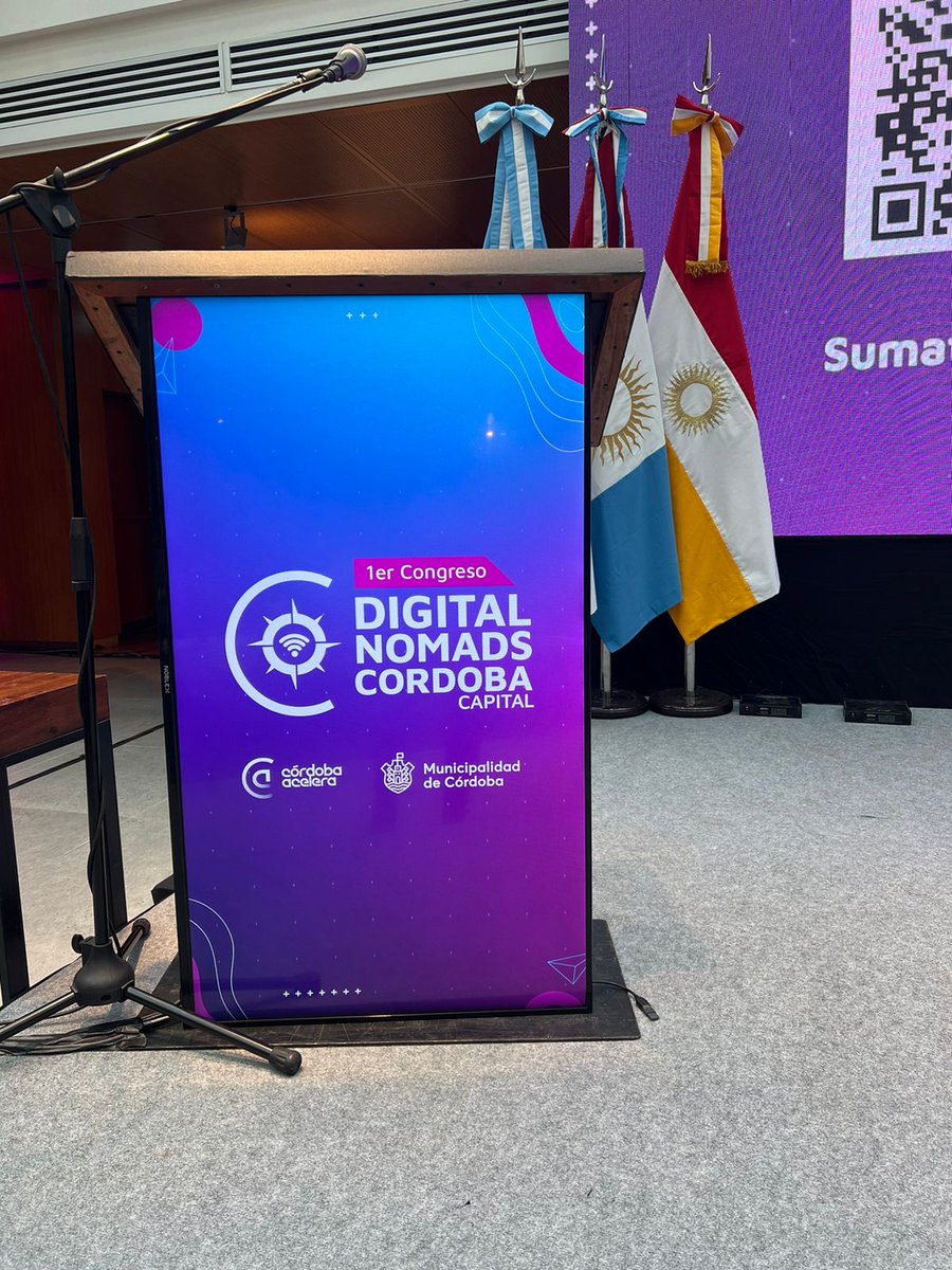 rafaelibanez's tweet photo. Compartiendo experiencias en el Primer Congreso de Digital Nomads Córdoba @CordobaAcelera_  😁 junto 
 
Que importante es generar oportunidades y potenciar talentos en nuestra Córdoba querida! Este es el camino🚀

@MuniCba @voyansi @AccentureAR https://t.co/KWidmsrYyI