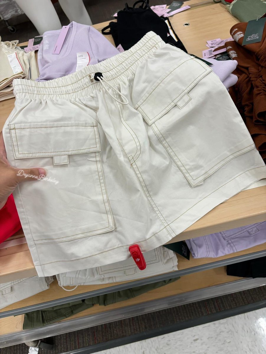 These windbreaker skirts for ladies 😍😮‍💨 Target got em, RUNNNNN