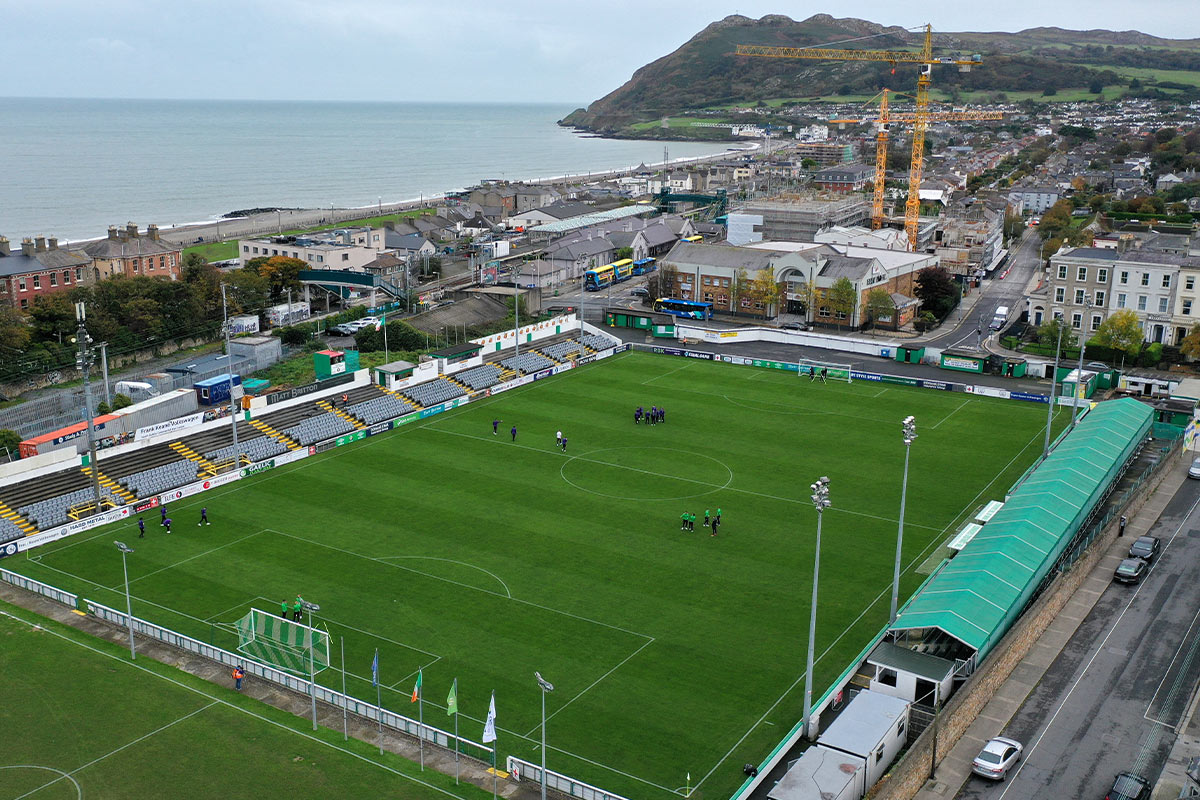 Exciting news. I'm driving 100km to see tonight's League of Ireland second tier mid-table clash between @BrayWanderers and @KerryFC. I genuinely cannot wait. Expect updates from the gorgeous Carlisle Grounds.