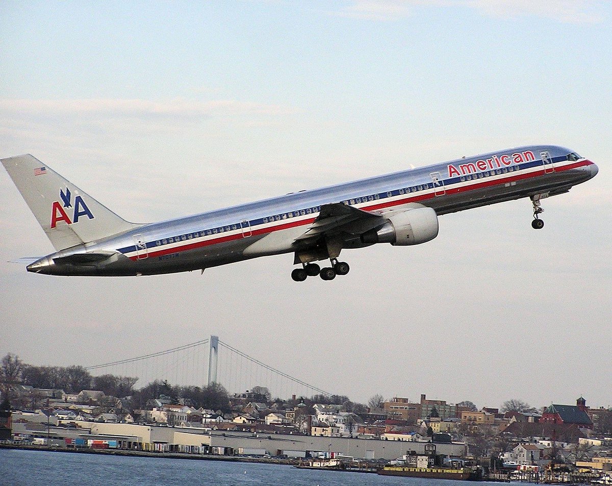 American Airlines 
Boeing 757-2Q8 N707TW
LGA/KLGA New York LaGuardia Airport
March 10, 2004 
Photo credit Ron Peel
#AvGeek #Aviation #Airline #AvGeeks #Boeing #B757 #AmericanAirlines  #AAL #NewYork #LaGuardia #LGA 
@LGAairport