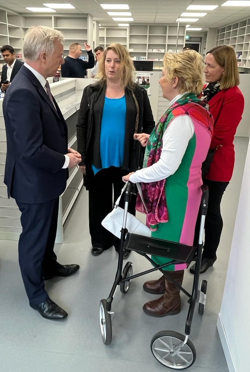 Delighted to open the new Berryfields pharmacy today. I worked closely with Has Modi @JardinesUK & @Local_Ashley to overturn the earlier refusal to grant permission. Great news it’s part of the Pharmacy First Scheme from day one, helping free up appointments with local doctors