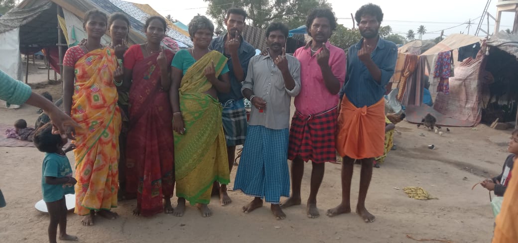 After TNIE brought this matter to the attention of the Ranipet District election officer and collector Valarmathi Knowledge, the district administration assisted by arranging transportation, thus enabling them to cast their votes. #ElectionsWithTNIE @xpresstn