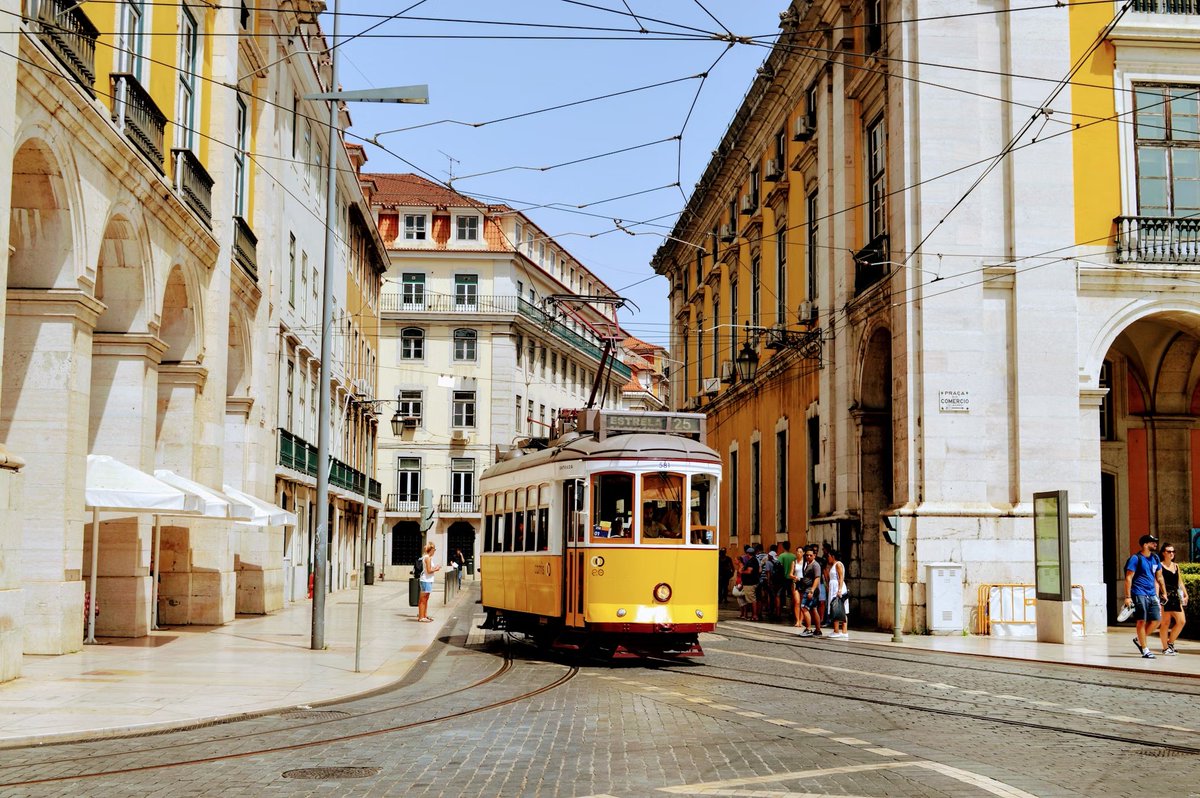 Are national higher #courts securing fundamental #rights?
Applications are open for this #training on litigation techniques towards the implementation of the #EU Acquis on #RuleOfLaw and #FundamentalRights

🗓️23-24 May 2024  #Lisbon 

🔴Deadline: 21 April cjc.eui.eu/event/cross-bo…