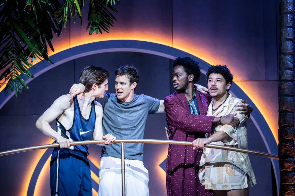 LOOK AT THOSE STARS!👀 

#LoveLaboursLost at <a href="/TheRSC/">The RSC</a> with NR's ERIC STROUD (@ERICSCOTTSTROUD), playing until 18th May⭐️