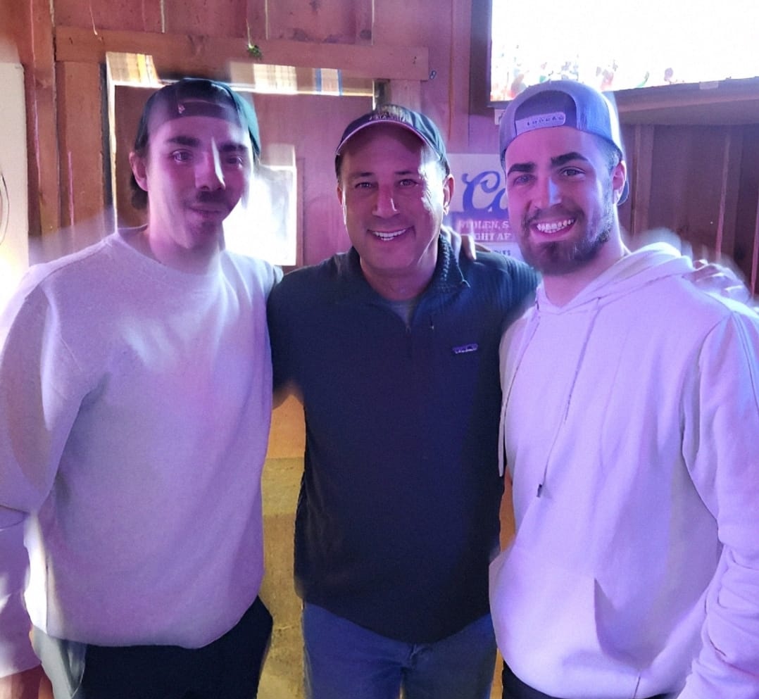 Before they went to the @Avalanche game last night, we ran into a couple of the @DU_Hockey guys at a local joint. Apologies on the blurry photo! Super fun. Sorry for asking if you were Matt Davis!
@LetsGoDU #TENver #PioneerTogether