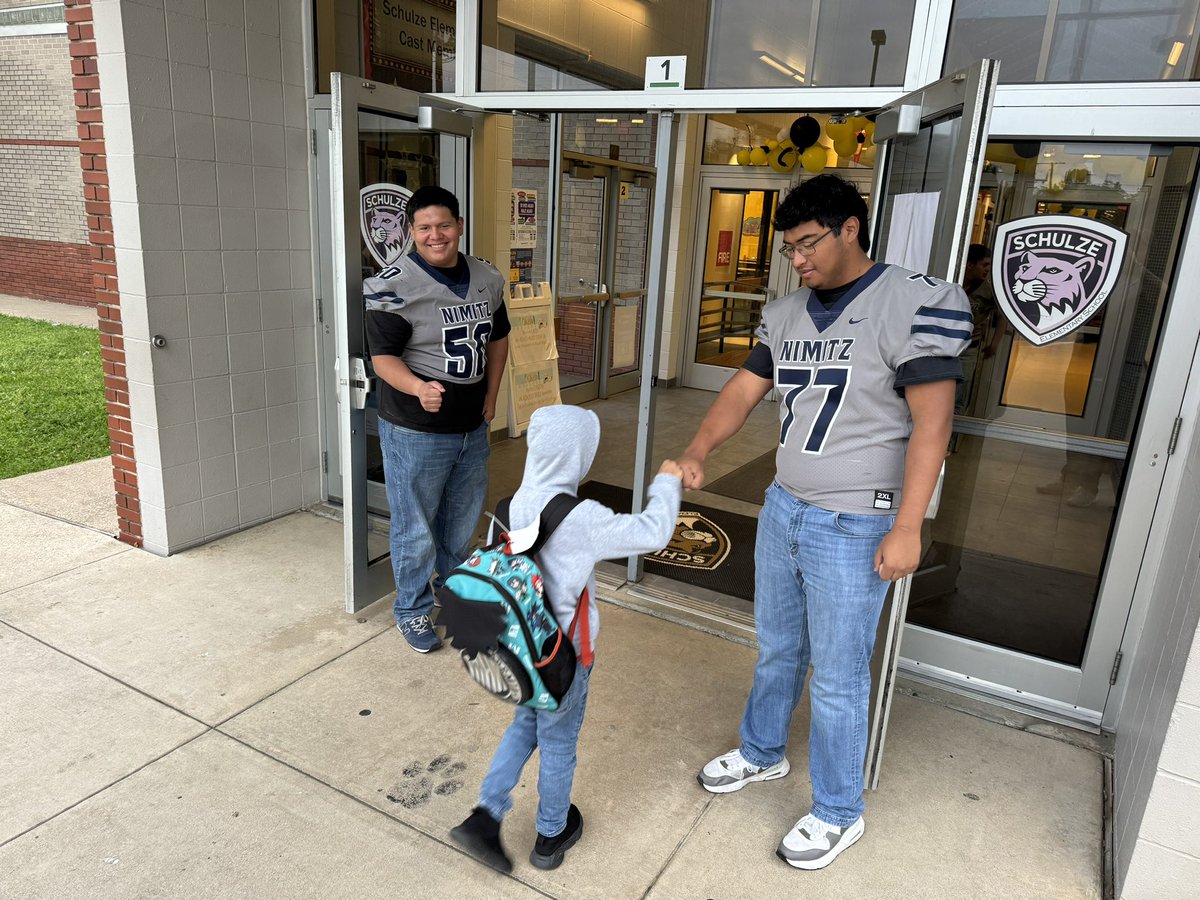 Thank you @SchulzePanthers and @LindaTorresRan1 for letting @NimitzFootball1 come and welcome these #futureVIKINGS into school today and to talk about the @IrvingISD #7v7Tourney happening this year! #ALLN ⛓️⚓️⛓️ @Coach_M_A_Small @NimitzVikings @VikingDirector