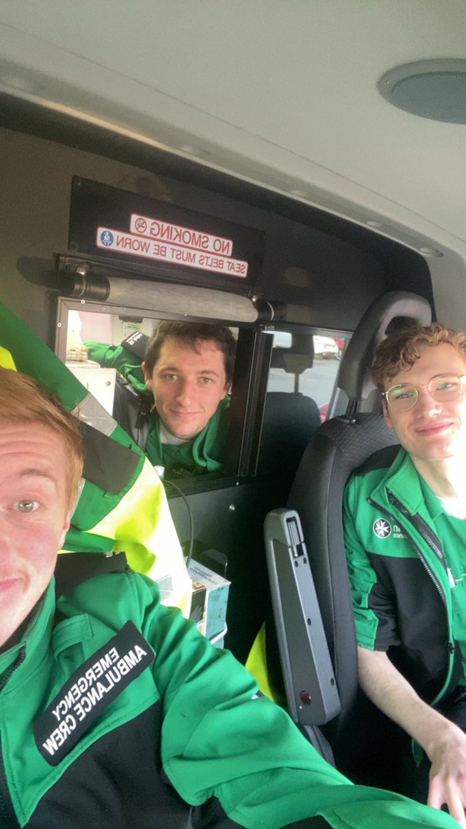 HarryCoutts4's tweet photo. As we’re about to enter a very busy event season over in sunny ‘ull’, I’ve had some of the best NHSE shifts supporting @YorksAmbulance on behalf of @stjohnambulance with some of the most amazing colleagues while responding to all categories of 999 calls. What a privilege it is! https://t.co/LKtwVGbPxO