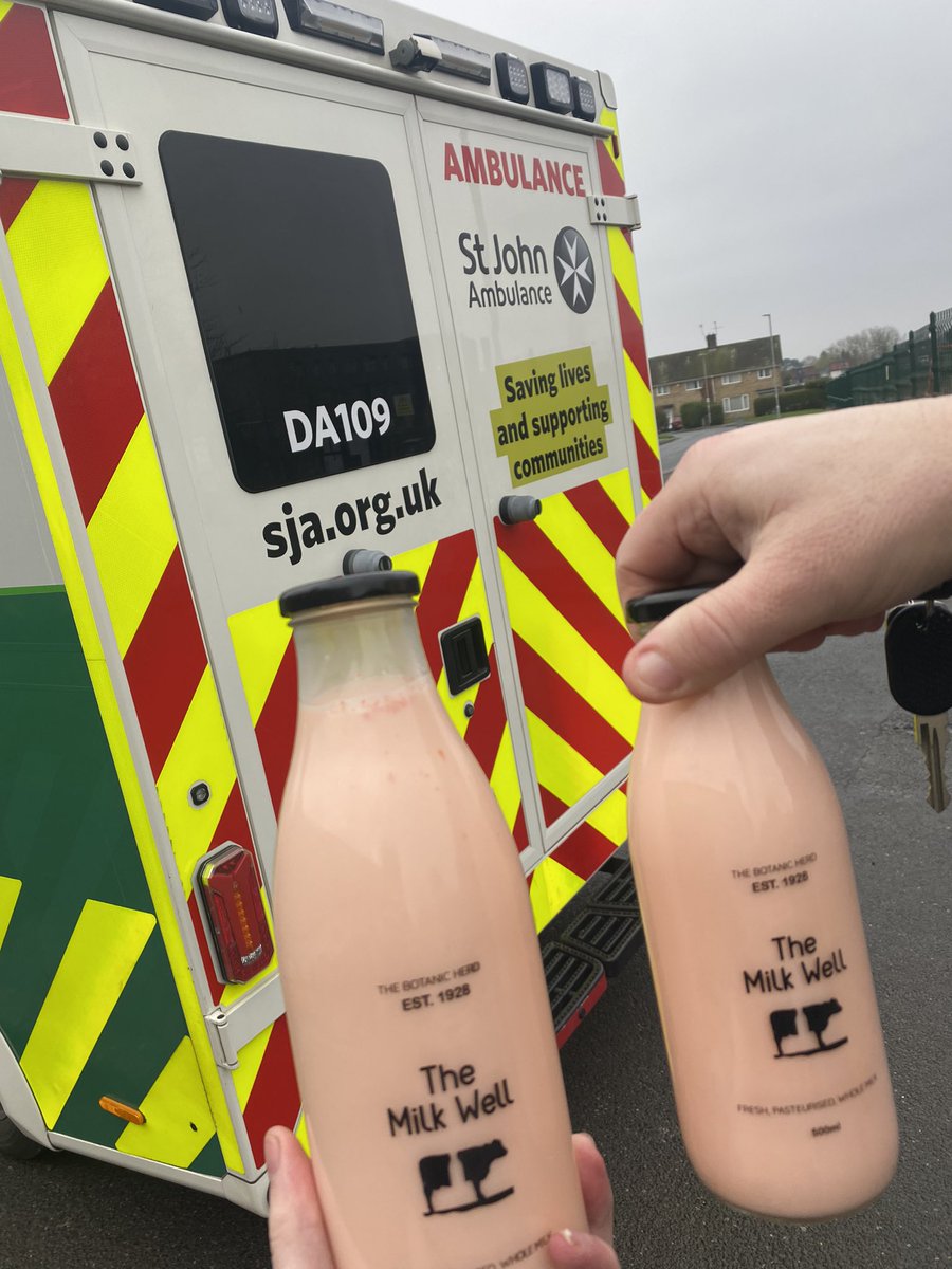 HarryCoutts4's tweet photo. As we’re about to enter a very busy event season over in sunny ‘ull’, I’ve had some of the best NHSE shifts supporting @YorksAmbulance on behalf of @stjohnambulance with some of the most amazing colleagues while responding to all categories of 999 calls. What a privilege it is! https://t.co/LKtwVGbPxO