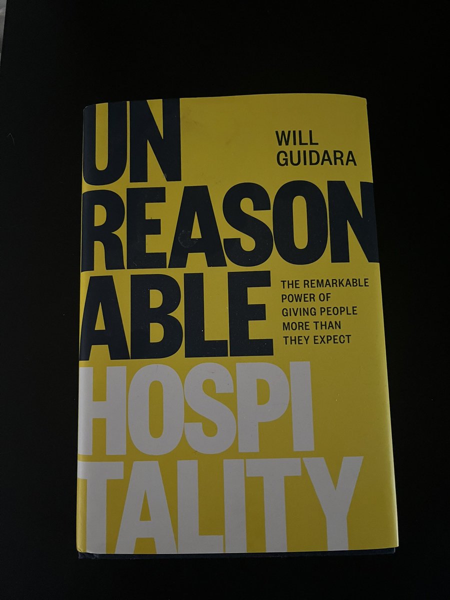 Seeing @bradford_hardin tweet out the cover of one of my favorite books by a leadership inspiration of mine has convinced me to finally send out that thread that’s been sitting in my drafts for months: As someone who grew up in the hospitality capital of the world (Las Vegas)…