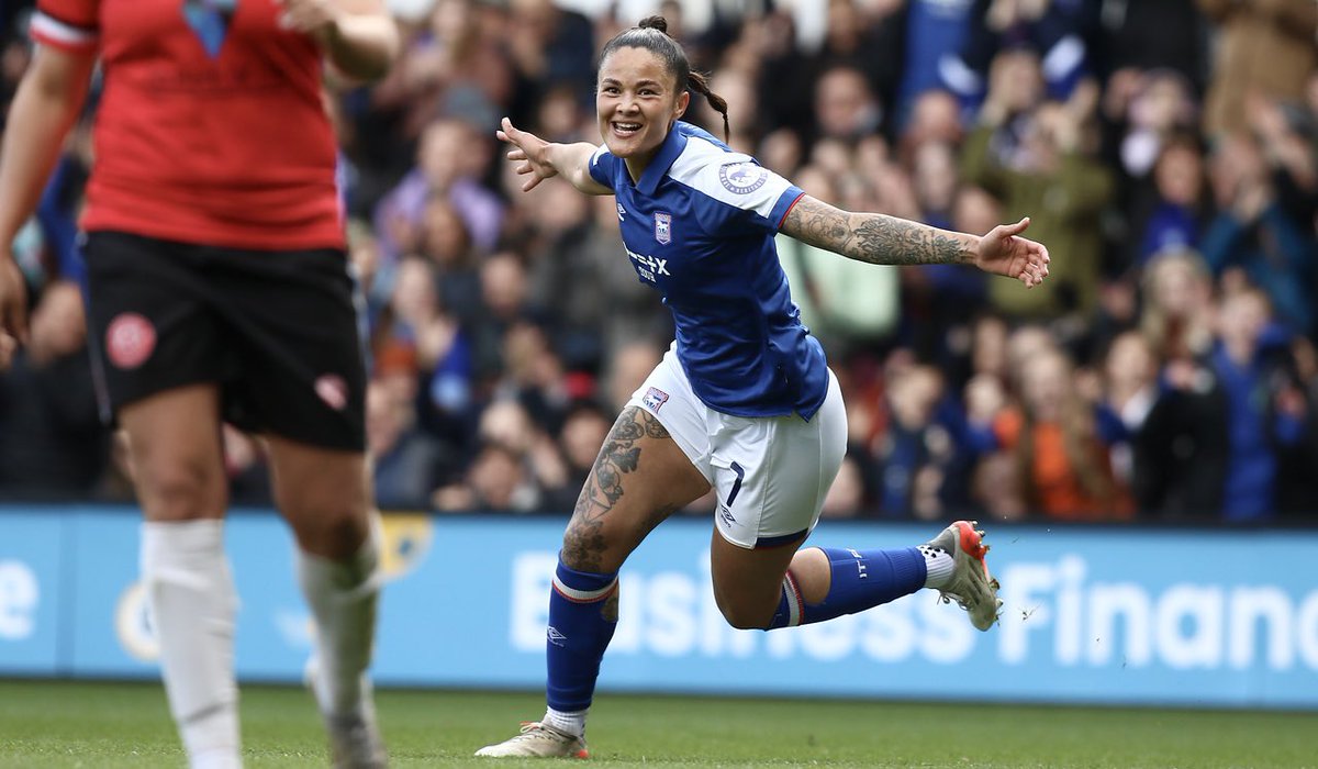 🏆 Your @AshtonsLegal Player of the Month for March is Natasha Thomas! Ashtons Legal will present the Town forward with her award following Sunday’s game against Cardiff City. Congratulations, Tash! 👏 #itfc | @NatashaThomas_7