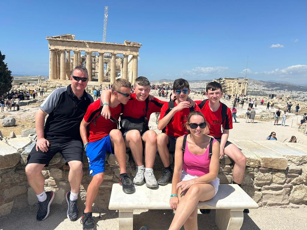 ClareMountSSC's tweet photo. It's the final day of our #ESSF Greece adventure and there can't be a better way to mark it than a trip to the #Acropolis 

Our boys are proud to have represented England - and they've done so, magnificently @NCSS_1975 @YouthSportTrust https://t.co/3eNn7mkqCC