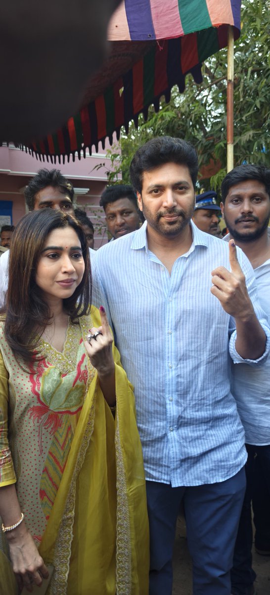 #jayamravi na wife his casted vote st Francis school ❤️