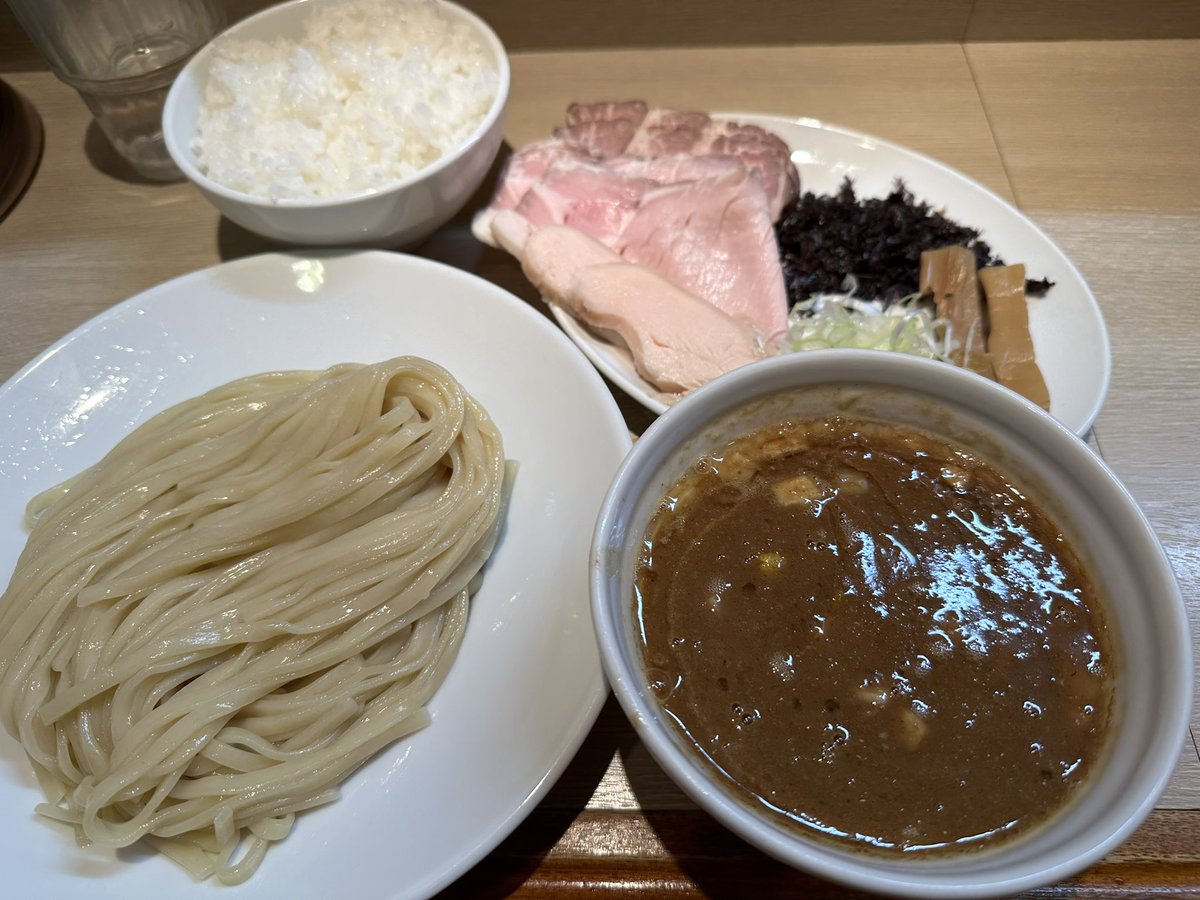 らぁ麺蒼空さんのチャーシューつけ麺➕白飯のコンボも定期的に食べたくなる