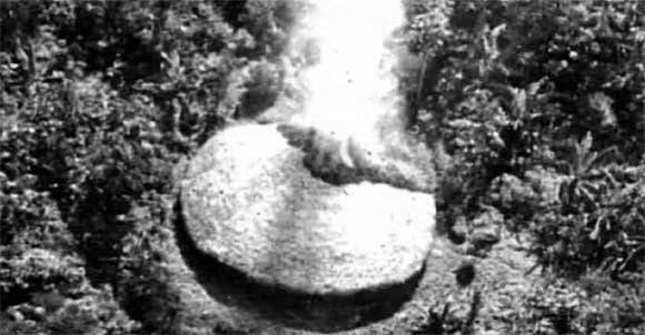 Além de ataques a tiros, emboscadas, e fuzilamentos, a ação do Exército incluiu o bombardeamento de aldeias inteiras a partir de aviões militares. Conforme demonstrou investigação do MPF que pediu reparação do Estado Brasileiro: youtu.be/o1__0yxRloM