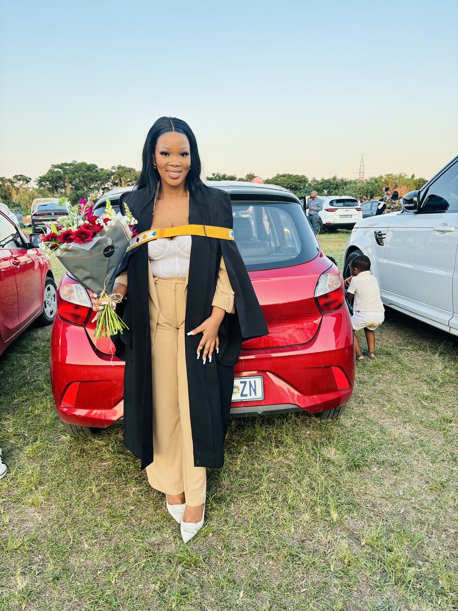 NothileBulela_M's tweet photo. Ebeke walunga uThixo
Resilience!!

#mutgrad24
#womaninengineering
#Civilengineeeing https://t.co/OcXXAow4j7