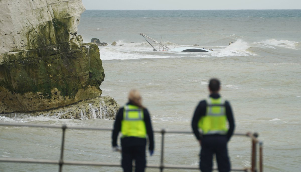 Large scale Coastguard and Boarder Force Operation ongoing in Seaford