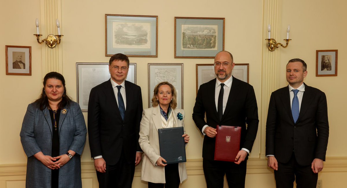 Ukraine will receive 560 million euros for projects in the fields of energy, transport infrastructure, housing reconstruction and projects that support our economic recovery and Ukrainian companies. The memorandum was signed with the head of the EIB @NadiaCalvino. It will