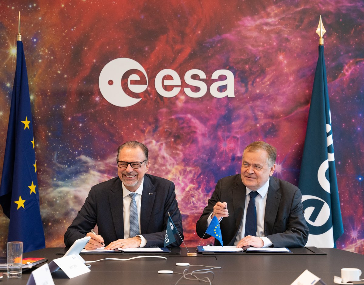 ESA’s technical expertise – which spans many decades – perfectly complements the European Commission’s political mandate to develop flagship space programmes that address the needs of European citizens and businesses. ESA has proposed three ‘accelerators’ – recent initiatives