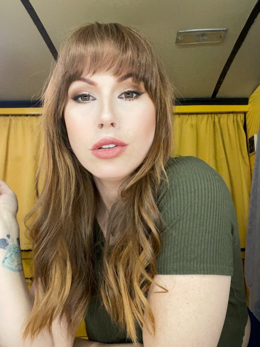 Any hairy lovers out there? I currently have a full bush and armpit hair and before I shave I thought