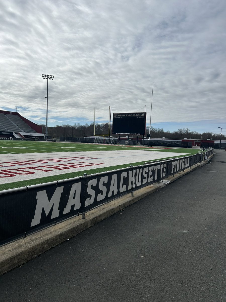 Great opportunity to see the legend @FBCoachDBrown and @UMassFootball So very appreciative of what he did for me as a young coach. @Ver_Athletics
