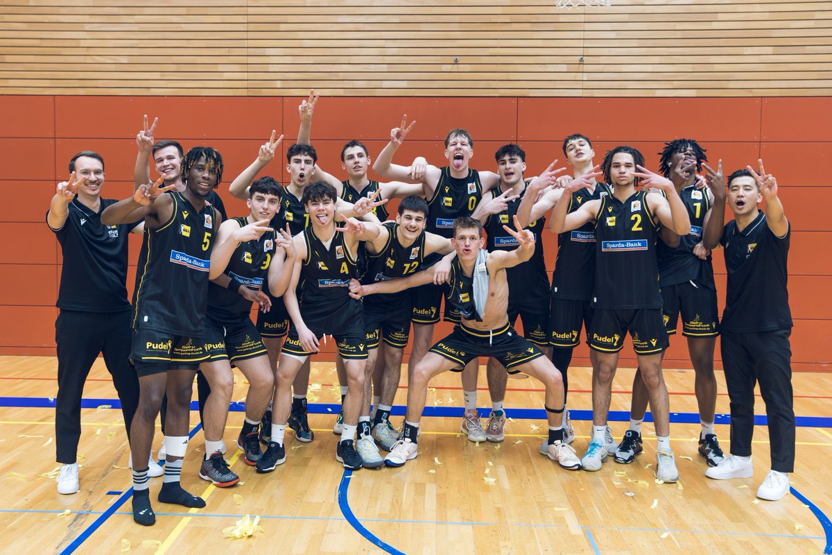 𝗴𝗲𝘀𝘁𝗲𝗿𝗻, 𝗵𝗲𝘂𝘁𝗲, 𝗺𝗼𝗿𝗴𝗲𝗻: ein absolut fantastisches Gefühl! Wir stehen A) erstmals im TOP4 und fahren B) im Mai nach Berlin! 🥹💛

📸: Thomas Kuhn | #turbofürtalente