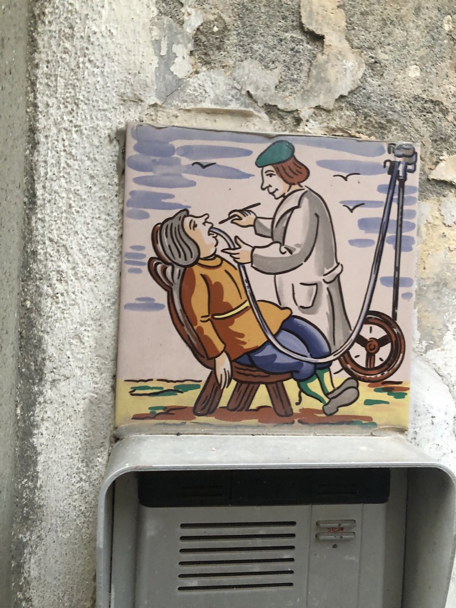 Tile outside a dentist’s office in Castel Gandolfo, Italy.