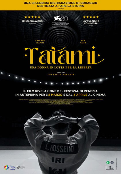 Ritmi bir an bile düşmeyen, spor filmi gibi başlayıp sıkı bir politik gerilime dönüşen #Tatami, çağdaş İran sinemasının sert filmlerinden biri. Holy Spider'da da izlediğimiz Zar Amir Ebrahimi'nin hem kamera önünde hem de filmin iki yönetmeninden biri olarak nefis performansı var