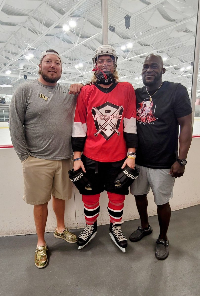 TotalParkage's tweet photo. Want to know what makes @BokeyFootball so special? It's coaches like Coach Griff & Coach Smith giving up their personal time to support you even when you're not playing a sport for the school! #RealOnes ๐๐ผ
25's #MostVersatile
@Recruit_Bokey @BokeySports @SanSemAthletics https://t.co/aMgUKkBZYU