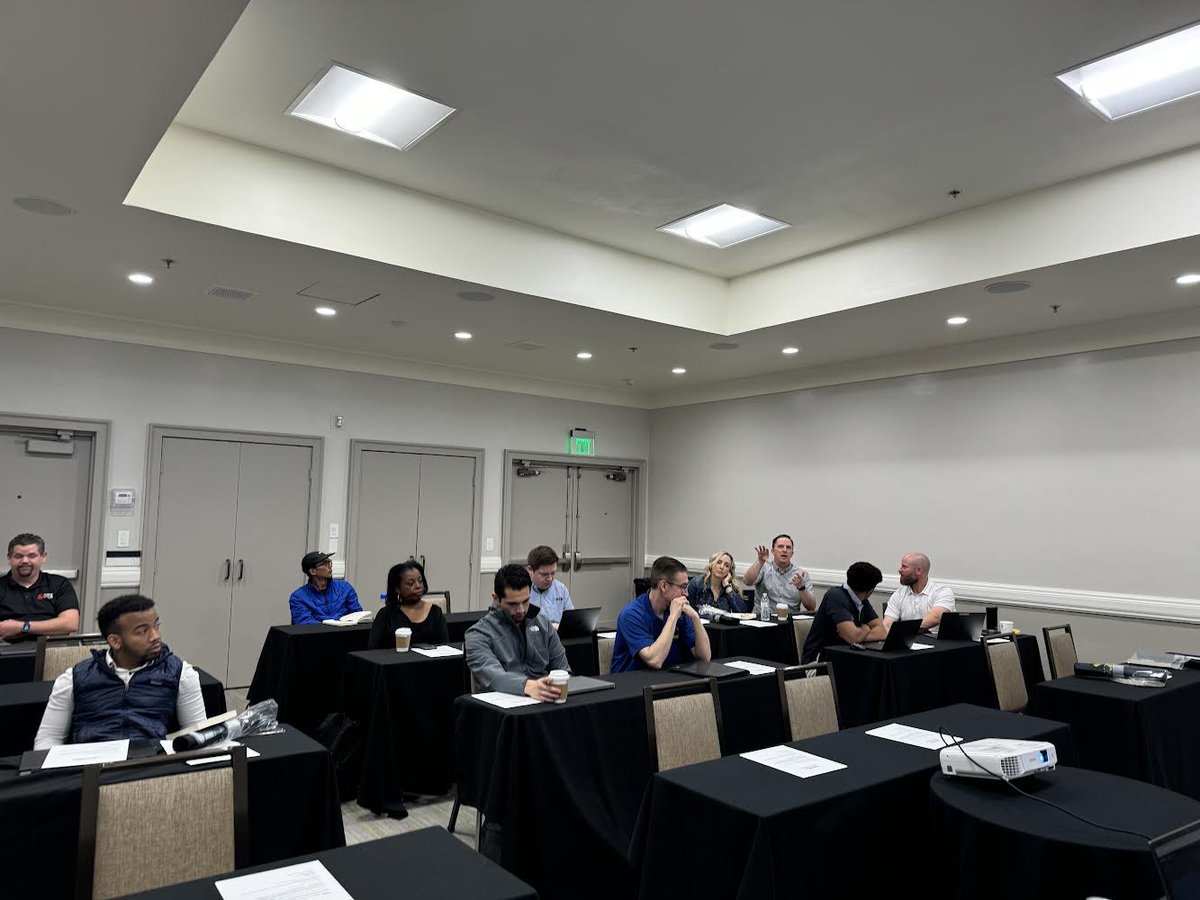 k12techpro's tweet image. We’re here &amp;amp; we’re ready! 
📍San Diego #k12techpro #westmeetup