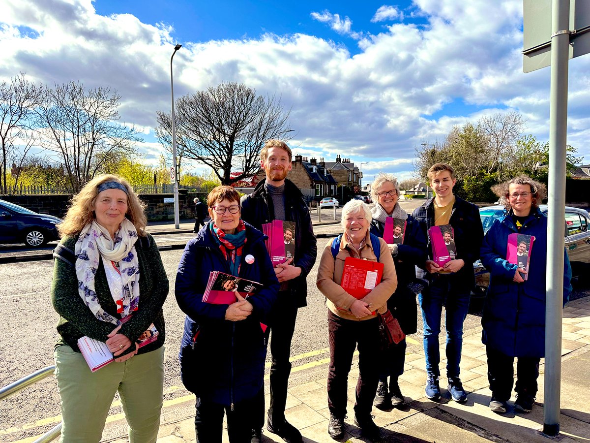 Back to Craigentinny this afternoon for some excellent conversations. People are looking for a government with a serious plan to fix things: fix the economy, fix the NHS, fix the lack of progress on net zero. Only @ScottishLabour is offering that.