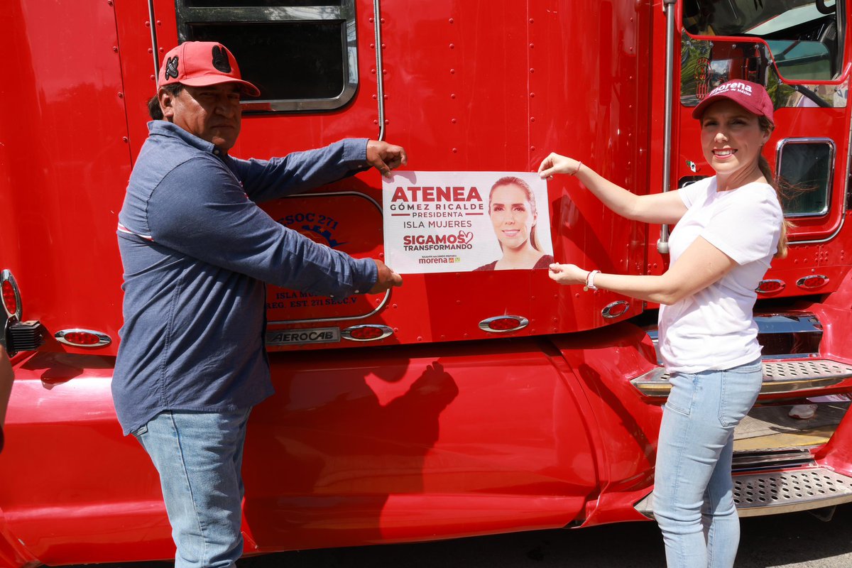 soyateneadeisla's tweet photo. Iniciamos este #Día5 de campaña con un alegre #Pegatón en Zona Continental, al cual se sumaron mis amigos del Sindicato de Taxistas, de la #CTM y de la #Fesoc, quienes respaldan este proyecto para darle continuidad a la transformación de Isla. Mujeres💪🏻

#SigamosTransformando🩷 https://t.co/Xs4SLHoPuP