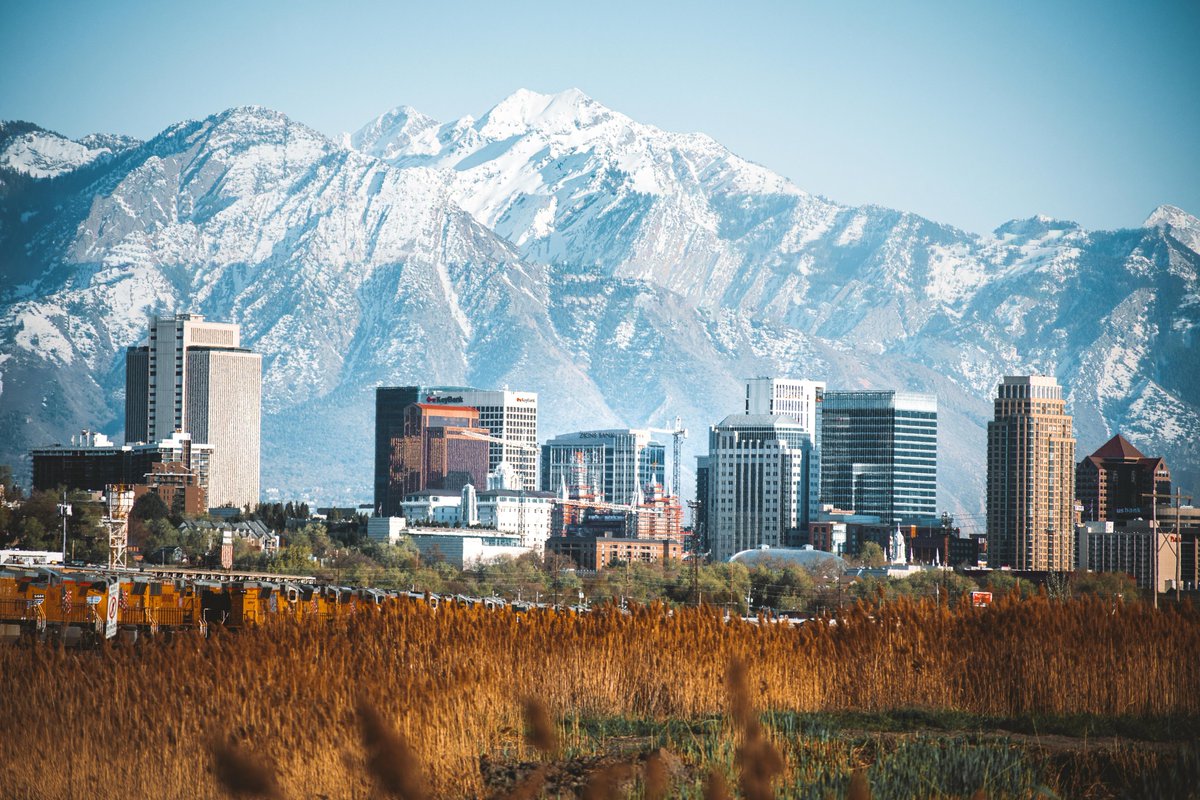 I mean this is quality work right here. What a great view of the downtown Salt Lake City skyline. #utwx 📍: Salt Lake City, UT 📸: Jamin Hayward