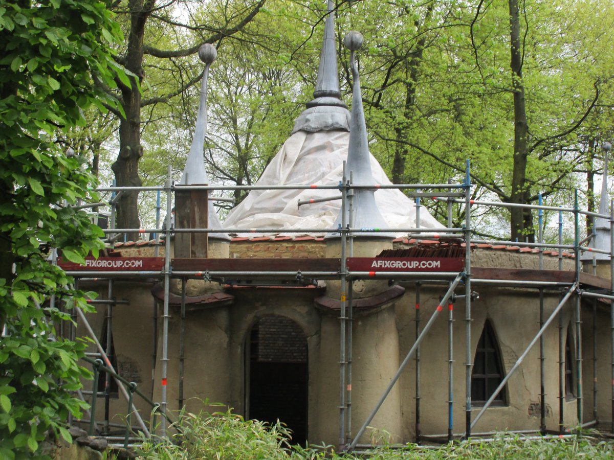 Coshira_'s tweet photo. Werkzaamheden Het Lurk en Limoenhuys 
#Efteling https://t.co/VjqiAvntFL