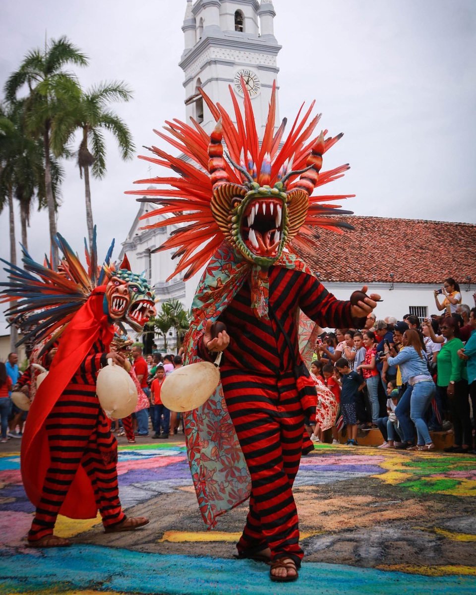 A blend of music, dance, theater, and religious traditions. ✨ That's the Corpus Christi Festival, declared Intangible Cultural Heritage of Humanity by UNESCO. Get ready to experience this in June in the cities of Chitre and Los Santos, you can't miss it! @MiCulturaPma