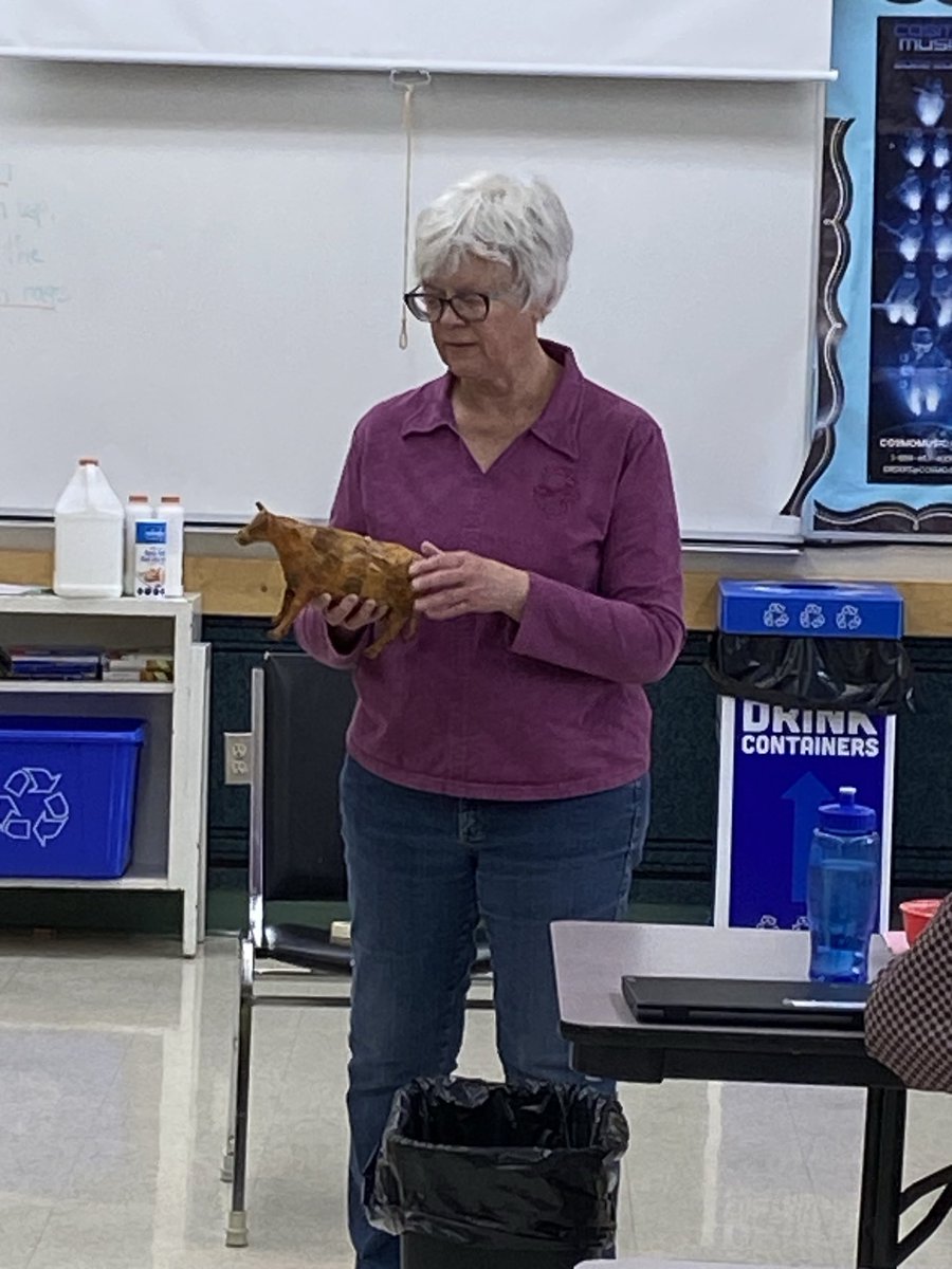 Karlasilb's tweet photo. So excited to have local artist, Debbie McCrea, share her paper mache art with our students.  ⁦@PrairieSouth⁩ https://t.co/fX0O62ZqHy