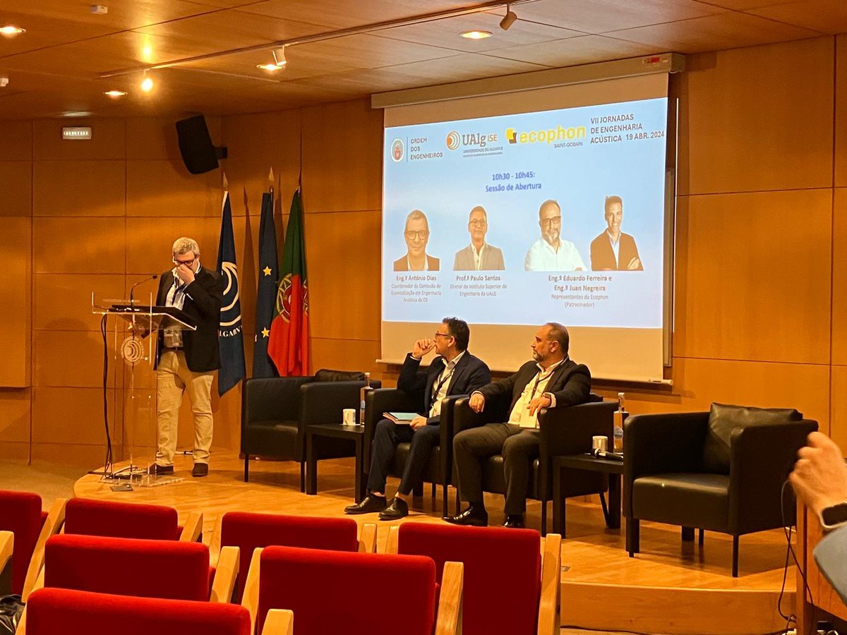 JNegreira_dB's tweet photo. Foi um prazer partilhar o dia rodeado de acústicos portugueses em #Faro. A Ordem dos Engenheiros organizou uma jornada cheia de discussões muito interessantes, onde foram abordados os desafios, as oportunidades, o passado, presente e futuro da engenharia #acústica em #Portugal. https://t.co/u6N53pU4K1