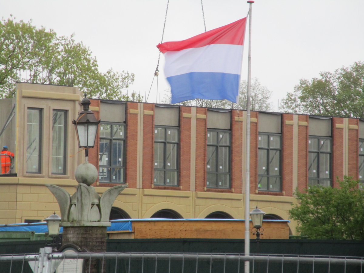 Coshira_'s tweet photo. Verder met de volgende verdieping en nieuwe ramen bij Efteling Grand Hotel 1/3
#Efteling #Hotel https://t.co/GFLEHveVbQ