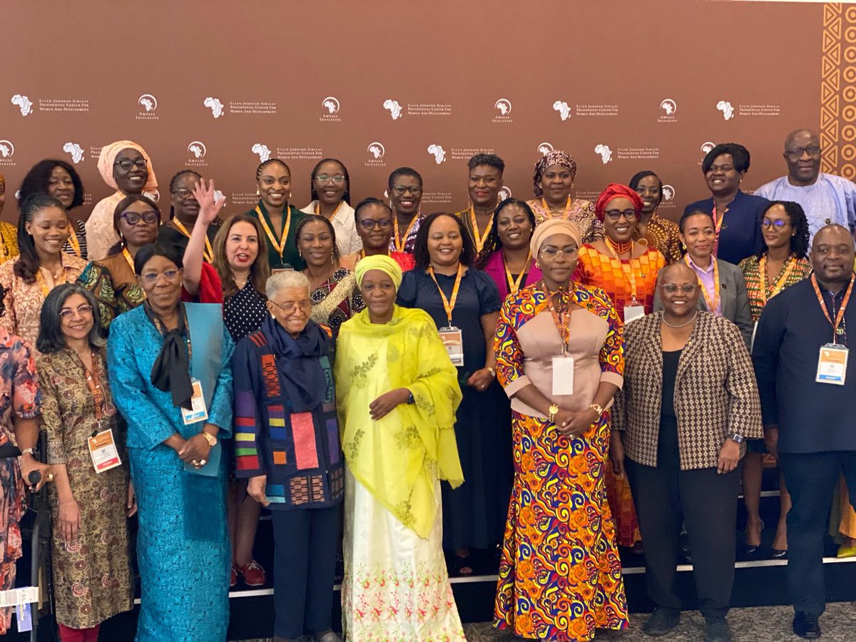 Fórum de Alto Nível  em Kigali-  foi bastante inspirador- muito obrigada pela oportunidade Honorável Presidente Ellen Johnson Sirleaf. It was fantastic being around future  African female leaders. Amujae!!!be strong 💪 and courageous.  The future belong to you.