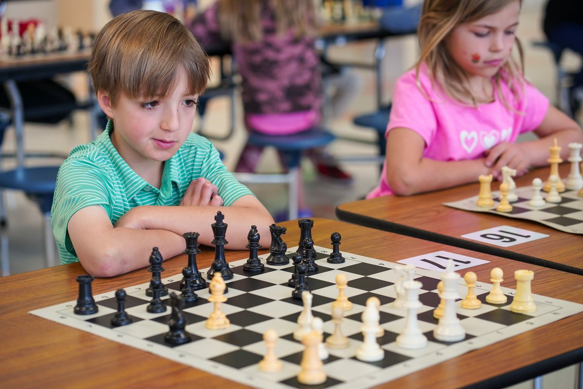 𝘾𝙝𝙚𝙘𝙠𝙢𝙖𝙩𝙚 ♟️ Today’s non school day Chess Tournament is off and running 👏 #discoverpossibilities #thrive #edinacommunityed #edinaschools #aplacetobelong @edinaschools
