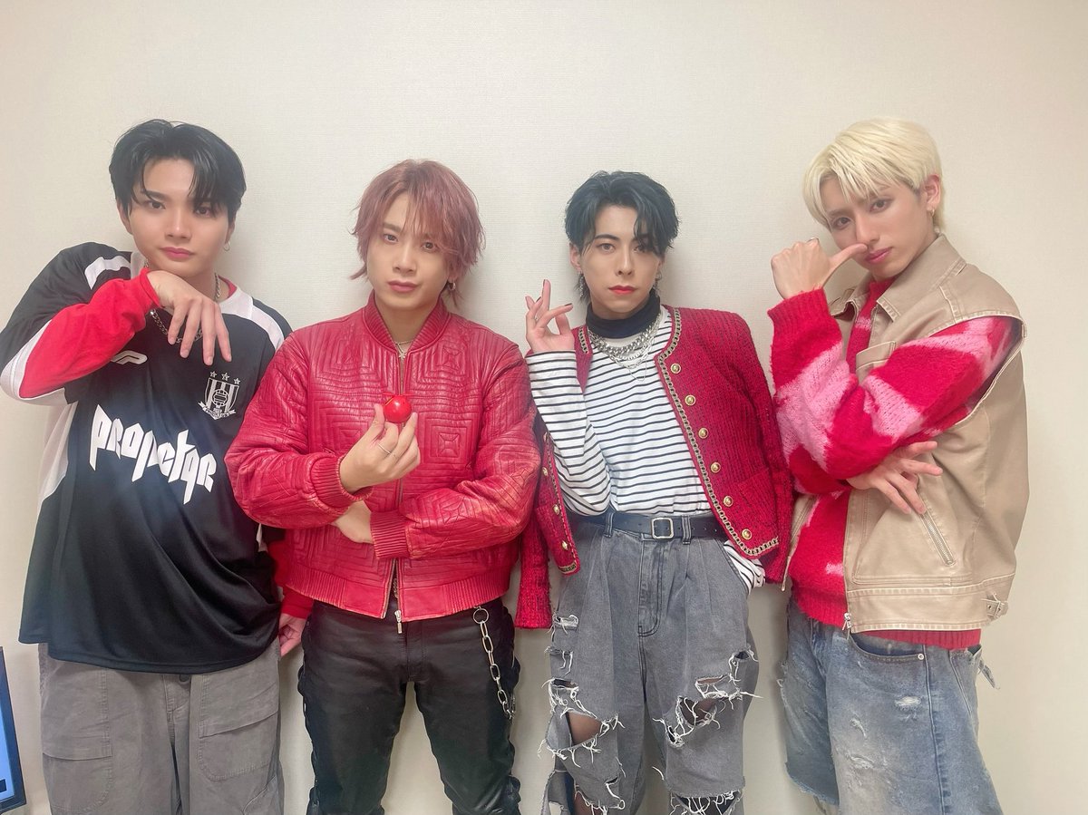 owv_official's tweet photo. #コラボレーションOCTPATH
2週にわたりご覧いただきありがとうございました❣️
@CollabOctpathcx 
@OCTPATHofficial 

#OWV_LOVEBANDITZ https://t.co/c3hK6G5m2m