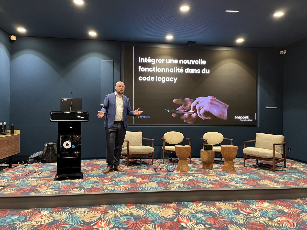CyrilCathala's tweet image. Let’s get the DevTalks .NET meetup started with Benoit Herbigniaux talking about how to integrate a new feature into legacy code! #devtalks cc @onepoint