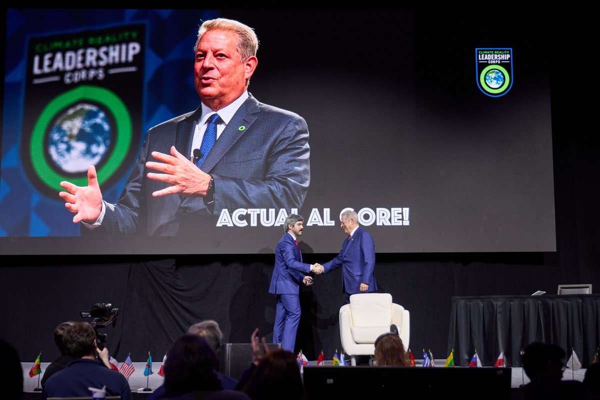 You guys, @Algore kicks ass so hard. The biggest thank you to the former VP and @ClimateReality for including me in their leadership conference featuring two IDENTICAL Al Gores.