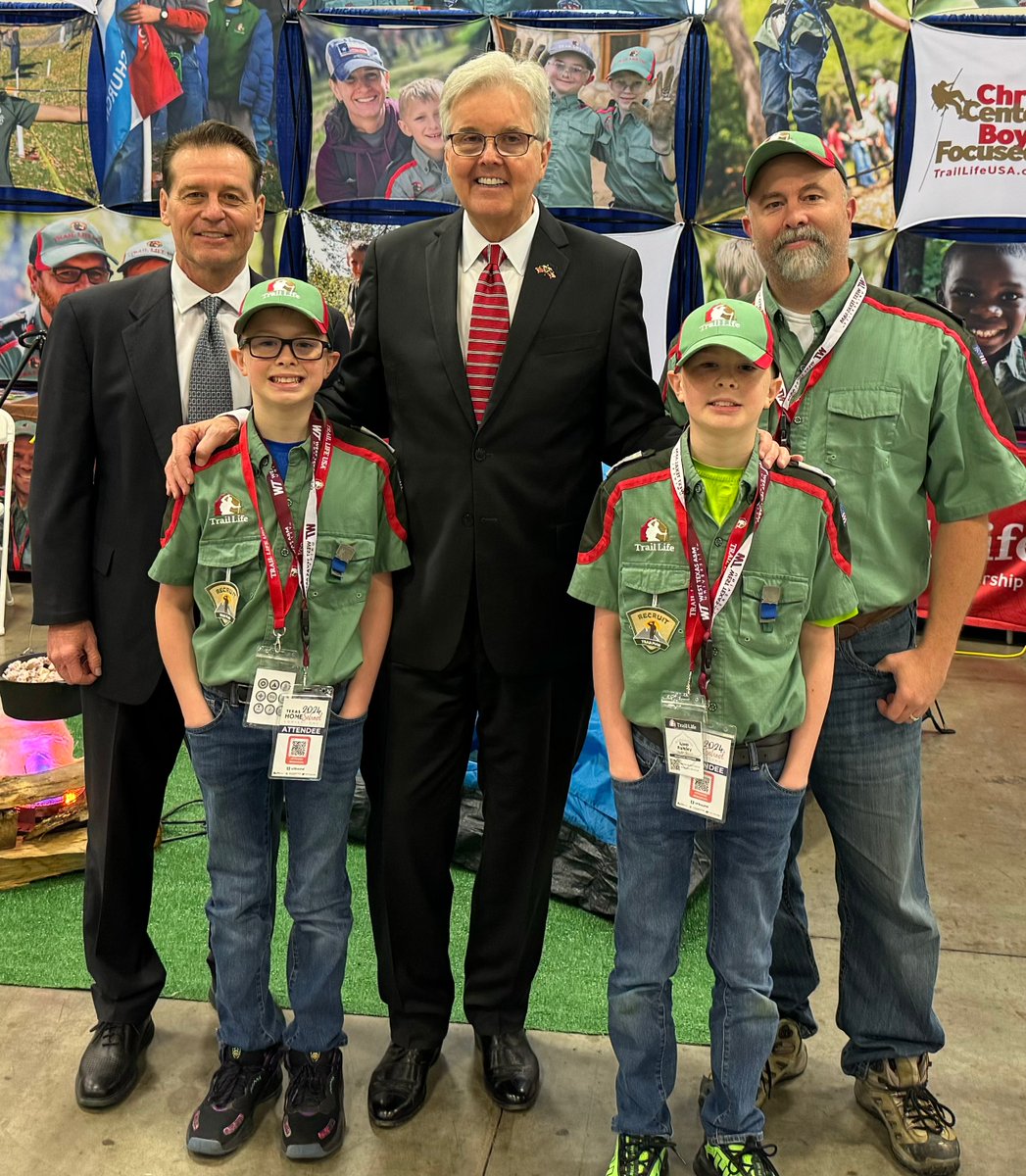 At the @thsc Home School Convention with Brent Hagenbuch. President Trump, Gov. Abbott, Sid Miller, Senators Bob Hall, Phil King, Tan Parker, and many others support Brent for our open Senate seat in SD 30. Current Senator Drew Springer retired and is supporting Brent as well.