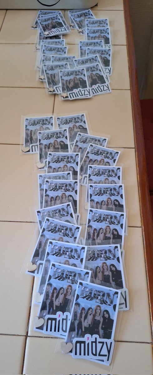 sheireenfairies's tweet photo. Petits freebies quasi fini *^*

Pour ceux que ça intéresse !
Je communiquerai ma position quand je serais à la salle !

RT appréciés 

#ITZY_WORLD_TOUR #ItzyinParis https://t.co/FJskNVaGW6