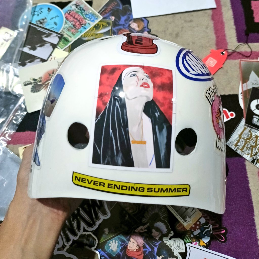 an666ana's tweet image. Tugas prakarya kelas 4 SD: nempelin stiker ke helm baru
#stickerbomb