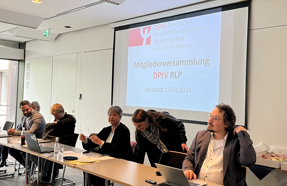 Mitgliederversammlung der DPtV RLP in Neustadt/W. mit unserem Landesvorstand und vielen interessierten Kolleg*innen