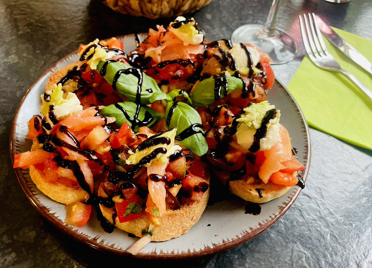 Schon probiert? 
#Bruschetta Salmon.