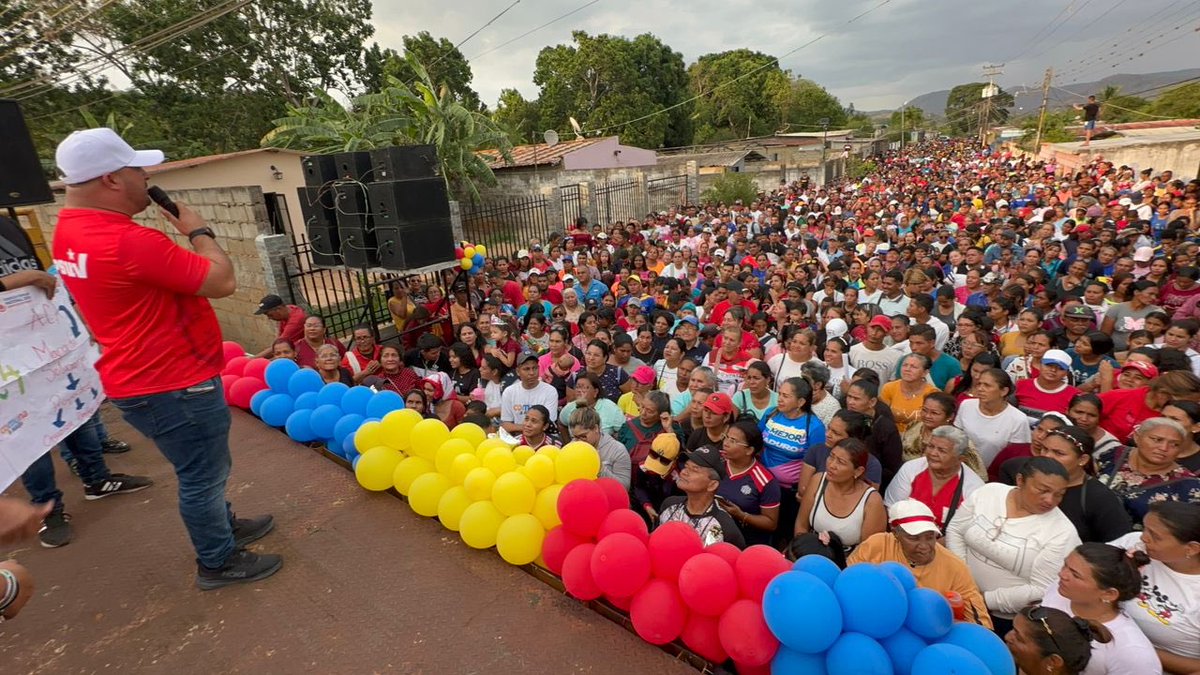 A propósito de conmemorar los 214 años, de la independencia de nuestra Venezuela heroica. Ayer junto a los hombres y mujeres de Upata, cerramos un gran despliegue municipal, rumbo a la Consulta Popular de este domingo. @NicolasMaduro @amarcanopsuv @tatachavista