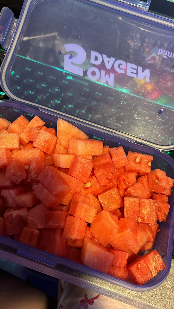 Niemor's tweet photo. Today I am thinking of @TheodoraStyles_ Watermelom gang unite https://t.co/3nX8UwwKlt