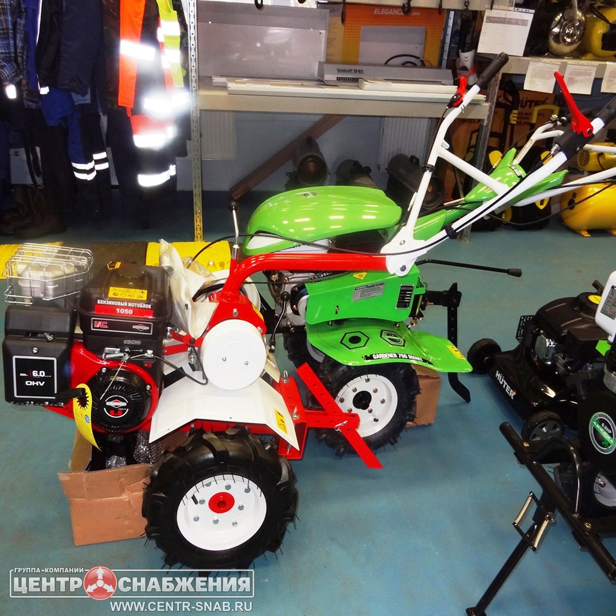 centr_snab's tweet image. Наши отгрузки:
#СадоваяТехника
Предлагаем к поставке более 10 тысяч наименований садовой техники:
Бензопилы, газонокосилки, мотоблоки, мотокосы, минитракторы, электропилы, кусторезы, триммеры, воздуходувки, насосы и мн.др.!
☎(812/495) 640-40-01
​​🌐centr-snab.ru